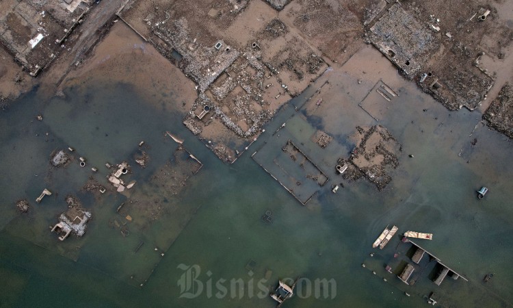 Waduk Jatigede di Kabupaten Sumedang Mulai Mengering Akibat Musim Kemarau Panjang