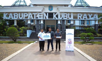 Nestle BEAR BRAND Donasikan Produk dan Masker Bagi Petugas Pemadam Kebakaran Kalimantan Barat