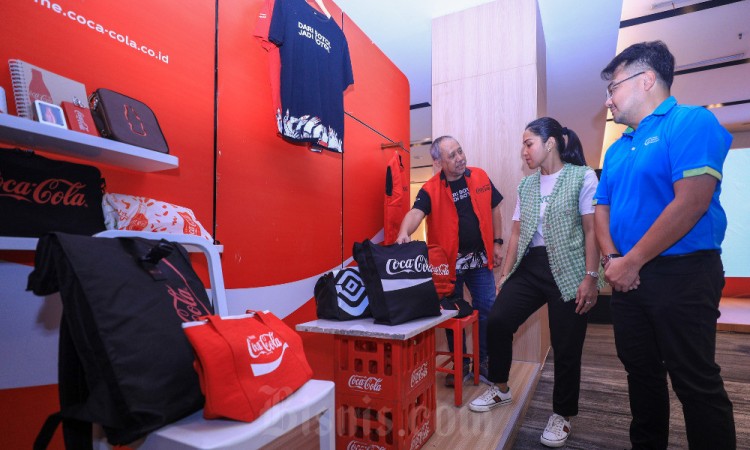 Coca-Cola Jalin Kemitraan Dengan Grab Hadirkan Kembali Program Recycle Me