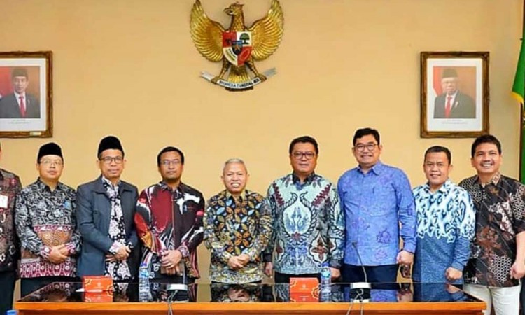 Pos Indonesia Teken Nota Kesepahaman Layanan Pendidikan dan Keagamaan dengan Kementerian Agama