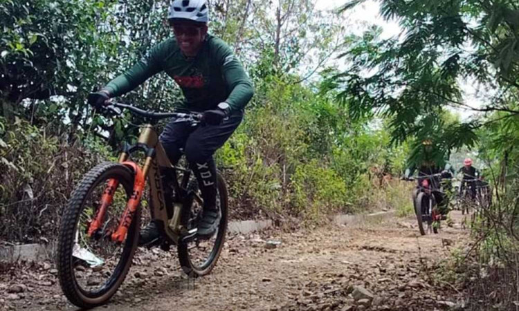 KOREM 061/Suryakancana Gelar Bakti Sosial Dan Wisata Sepeda Gunung