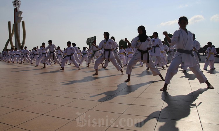 Latihan Beladiri Untuk Pembibitan Atlet Karate