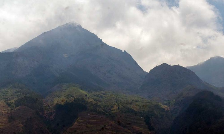 Balai Taman Nasional Gunung Merbabu Sudah Tidak Mendeteksi Titik Api di Gunung Merbabu