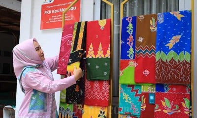 PHR dan Polbeng Membina Ibu-Ibu PKK Mandau Dalam Membuat Batik