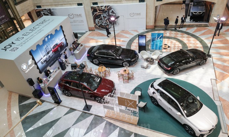 BMW Indonesia Tampilkan Kendaraan Listrik Dalam Acara BMW Group Electric Vehicle Exhibition 2023 di Plaza Senayan