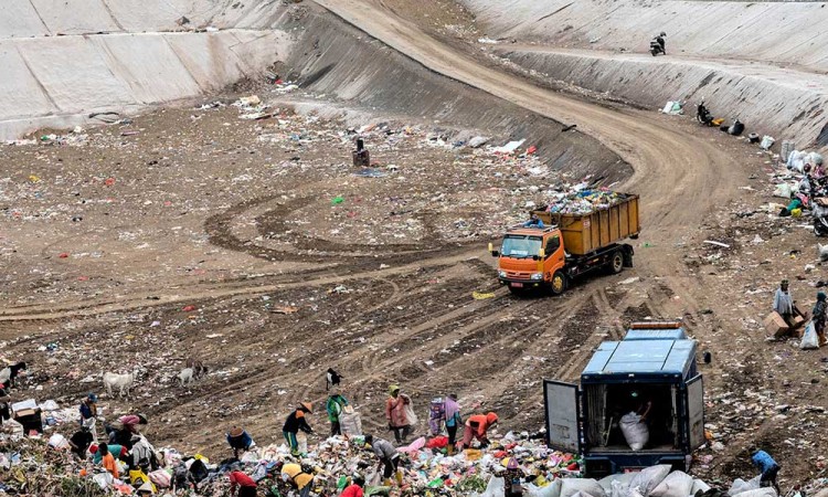 Pembatasan Penggunaan Kemasan Plastik Diklaim Bisa Menurunkan Timbunan Sampah
