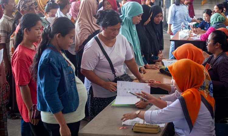 Pemerintah Mulai Salurkan Beras Bantuan Pangan Cadangan Beras Pemerintah (CBP) 2023 Tahap II di Riau
