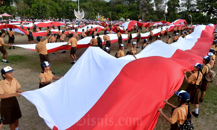 Kirab Merah Putih di Bali