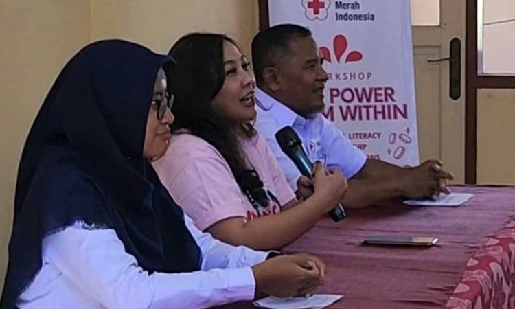 Let’s Invest, Girls! Keliling Indonesia, Kembangkan Komunitas Perempuan Muda Tangguh melalui Workshop The Power from Within