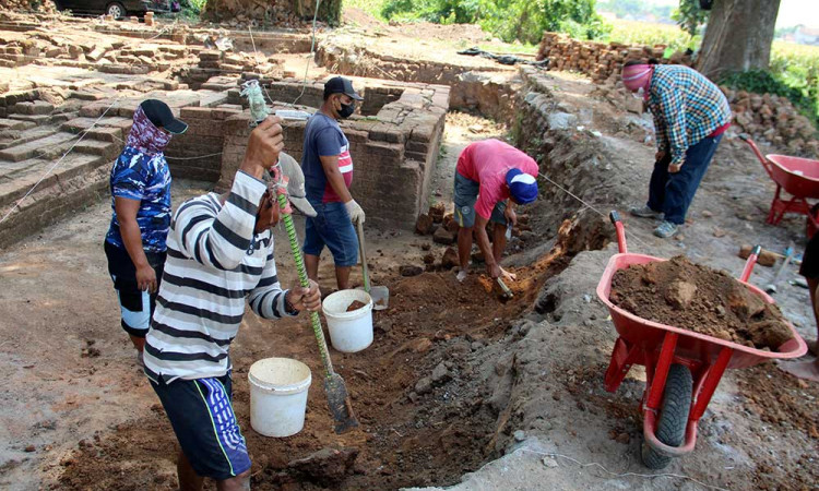 Situs Mbah Blawu di Jombang Diduga Dijarah dan Hanya Menyisakan Batu Pondasi