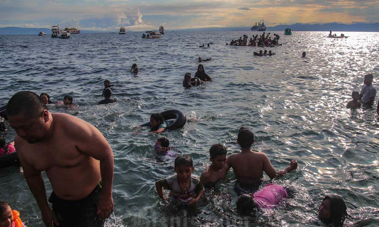 Wisata Pantai Falajawa di Ternate