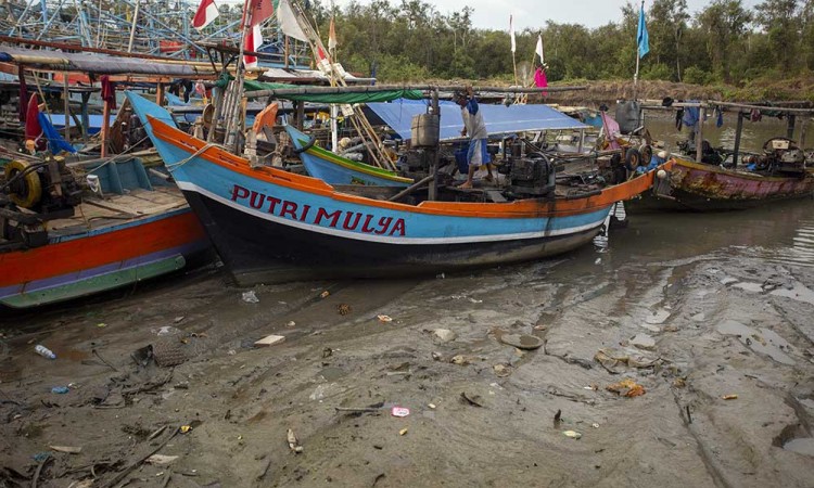 Pelabuhan Pendaratan Ikan Karangsong di Indramayu Alami Pendangkalan