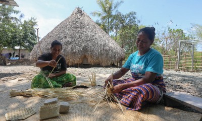 Hasil UMKM Anyaman di Perbatasan Indonesia-Timor Leste Mulai Dipasarkan Secara Online