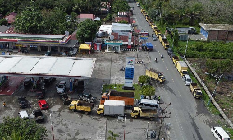 Stok Solar Bersubsidi di Aceh Terbatas, Antrean Kendaraan Mulai Terlihat di Sejumlah SPBU