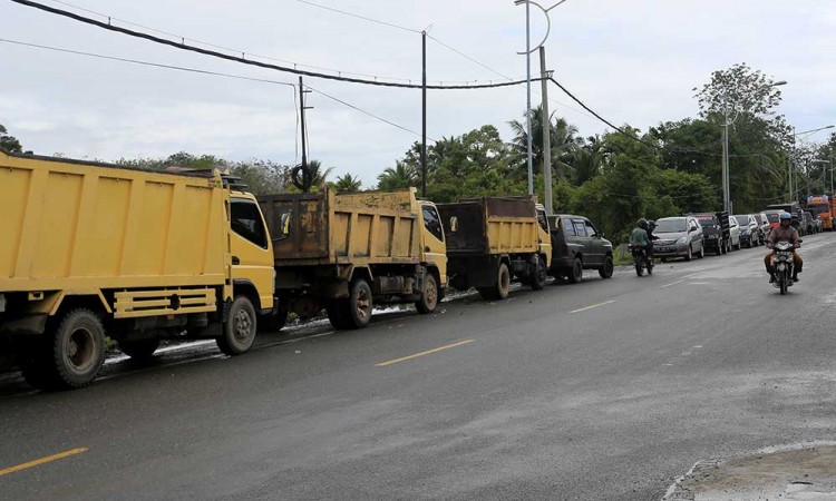 Stok Solar Bersubsidi di Aceh Terbatas, Antrean Kendaraan Mulai Terlihat di Sejumlah SPBU