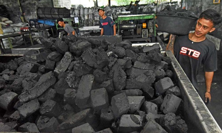 Arang Batok Produksi UMKM di Banten di Ekspor ke Arab Saudi