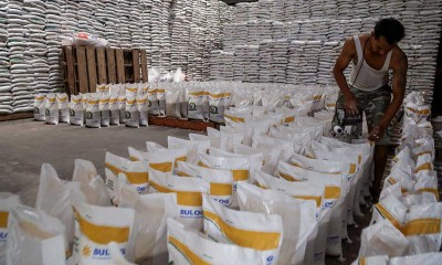 Bulog Jawa Barat akan menyalurkan bantuan pangan beras kepada 4,3 juta keluarga penerima manfaat (KPM) masing-masing memperoleh 10 kilogram pada Desember 2023.