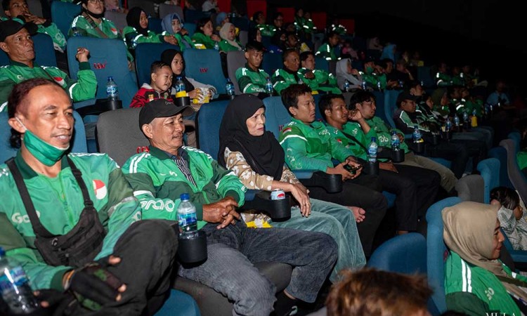 Ribuan Driver Grab dan Keluarganya di 14 Kota Nonton Bareng Film Srimulat