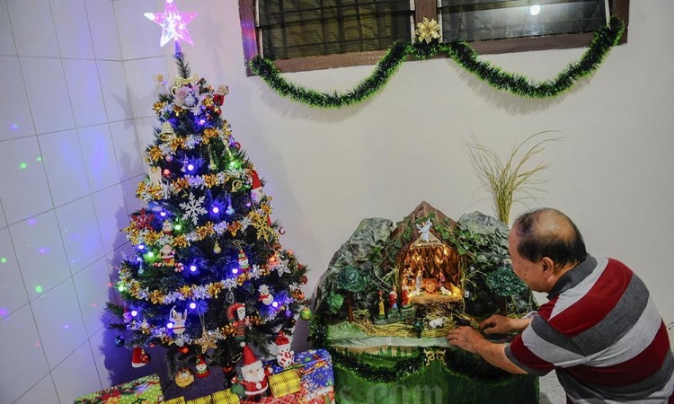 Pembuatan Diorama Natal Bertema Budaya Nusantara