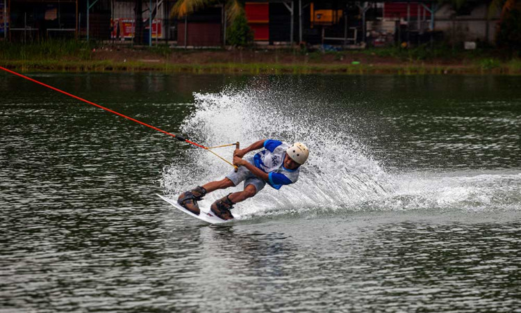 Puluhan Peserta Dari Berbagai Negara Meriahkan Kejuaraan Ski Air dan Wakeboard di Batam