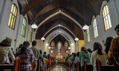 Ibadah Misa Hari Raya Natal di Bandung