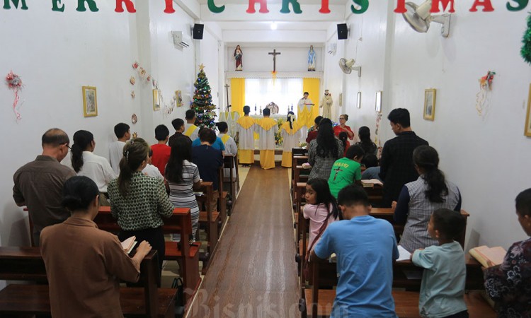 Ibadah Misa Hari Raya Natal di Aceh Barat