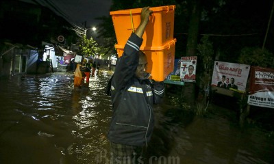 Banjir Rendam Permukiman Warga di Cilandak
