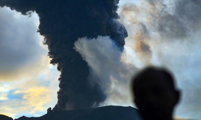 Gunung Marapi Semburkan Abu Vulkanik Setinggi 1.3000 Meter