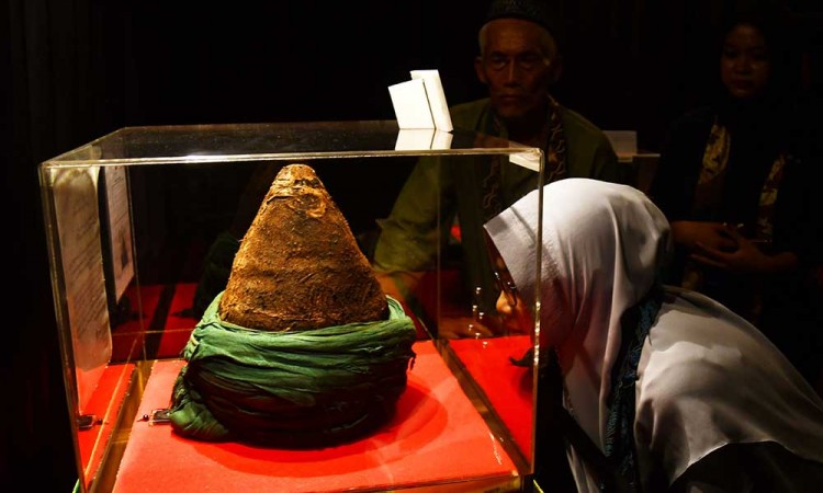 Pameran Artefak Peninggalan Nabi Muhammad SAW di Ponorogo Jawa Timur