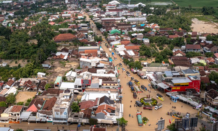Hujan Deras di Grobogan Membuat Meluapnya Sungai Tuntang Serta Menyebabkan Beberapa Tanggul Jebol