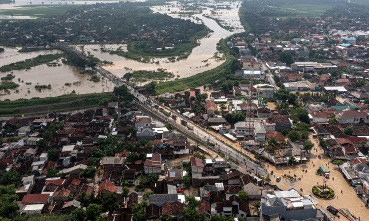 Hujan Deras di Grobogan Membuat Meluapnya Sungai Tuntang Serta Menyebabkan Beberapa Tanggul Jebol