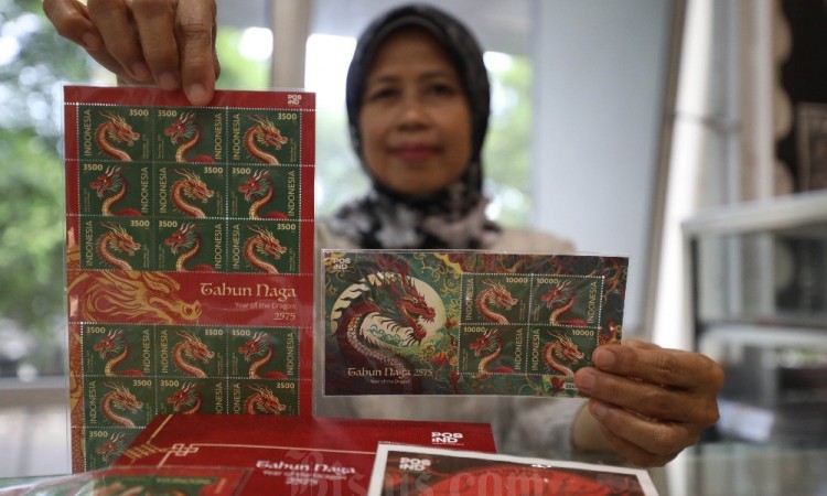 PT Pos Indonesia bersama dengan Kementerian Komunikasi dan Informatika (Kominfo) meluncurkan Katalog Prangko Indonesia dan Prangko Seri Tahun Naga.