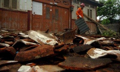 Angin Puting Beliung Rusak Ratusan Rumah di Tegal Jawa Tengah