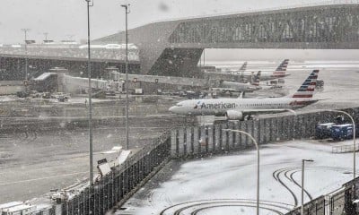 Badai Salju di Amerika Membuat Ratusan Penerbangan Dibatalkan