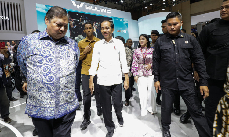 Presiden Joko Widodo Buka Indonesia International Motor Show (IIMS) 2024
