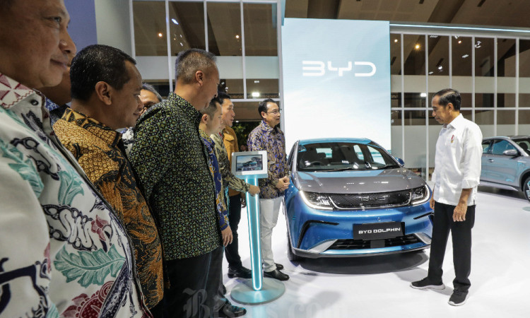 Presiden Joko Widodo Buka Indonesia International Motor Show (IIMS) 2024