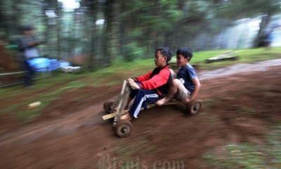 Permainan Tradisional Kadaplak di Bandung Barat