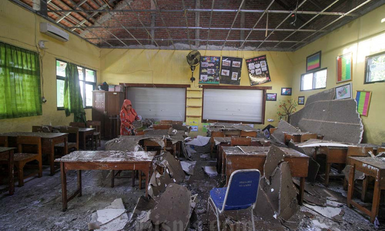 Diterjang Angin Kencang, Sekolah Rusak Parah
