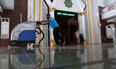 Hypermart Bersih-Bersih Masjid, Menyambut Ramadan dengan Kebersihan dan Kolaborasi