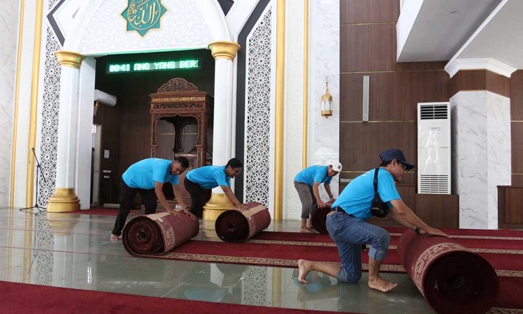 Hypermart Bersih-Bersih Masjid, Menyambut Ramadan dengan Kebersihan dan Kolaborasi