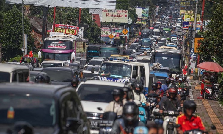 Solusi Atasi Kemacetan Jalur Wisata Puncak Bogor