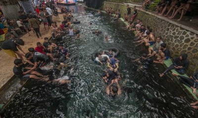 Tradisi Padusan Jelang Ramadhan di Umbul Cokro Klaten