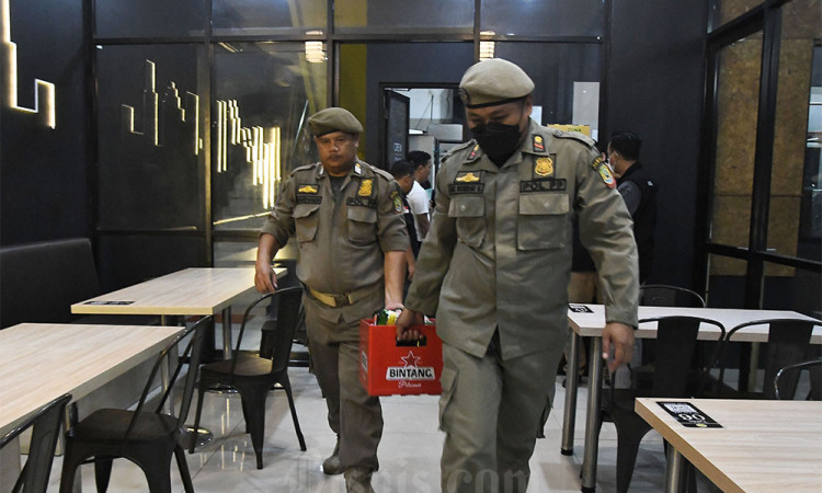 Razia Minuman Keras di Bekasi
