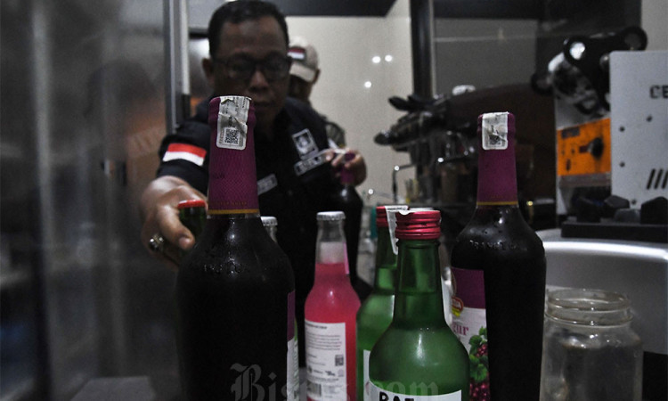 Razia Minuman Keras di Bekasi
