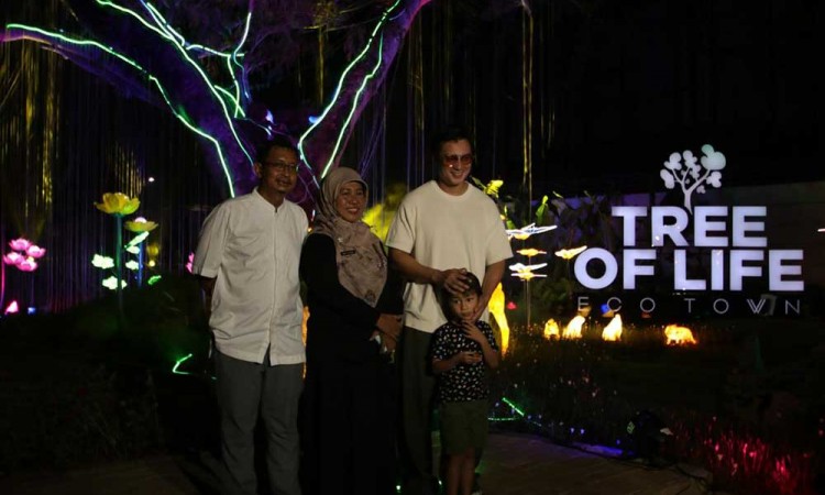 Keindahan Lampu-Lampu di Eco Town di Sawangan