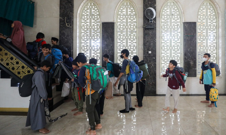 Ratusan Pelajar Tingkat Sekolah Dasar Ikuti Itikaf Ramadan