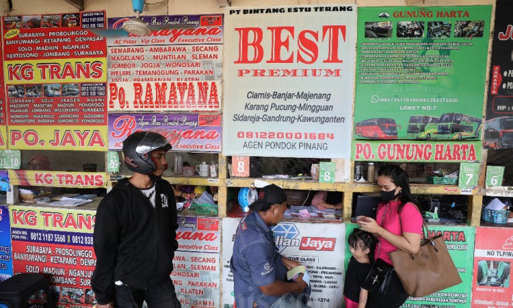 Jelang Lebaran, Penumpang di Terminal Pondok Pinang Jakarta Mulai Meningkat Hingga 50%