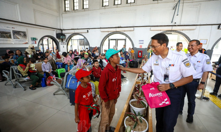 Jumlah Penumpang Stasiun Pasar Senen Menurun