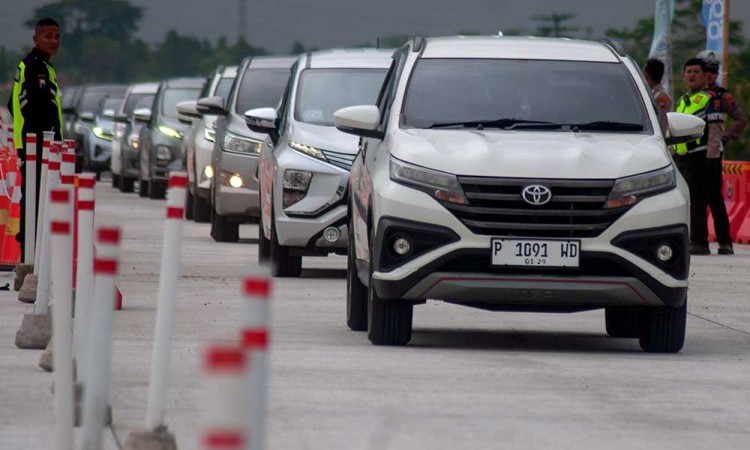 Perubahan Arus Lalu Lintas Kendaraan di Jalan Tol Fungsional Solo-Yogyakarta