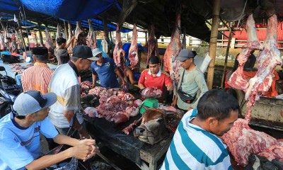Warga di Aceh Berbelanja Daging Untuk Tradisi Perayaan Meugang